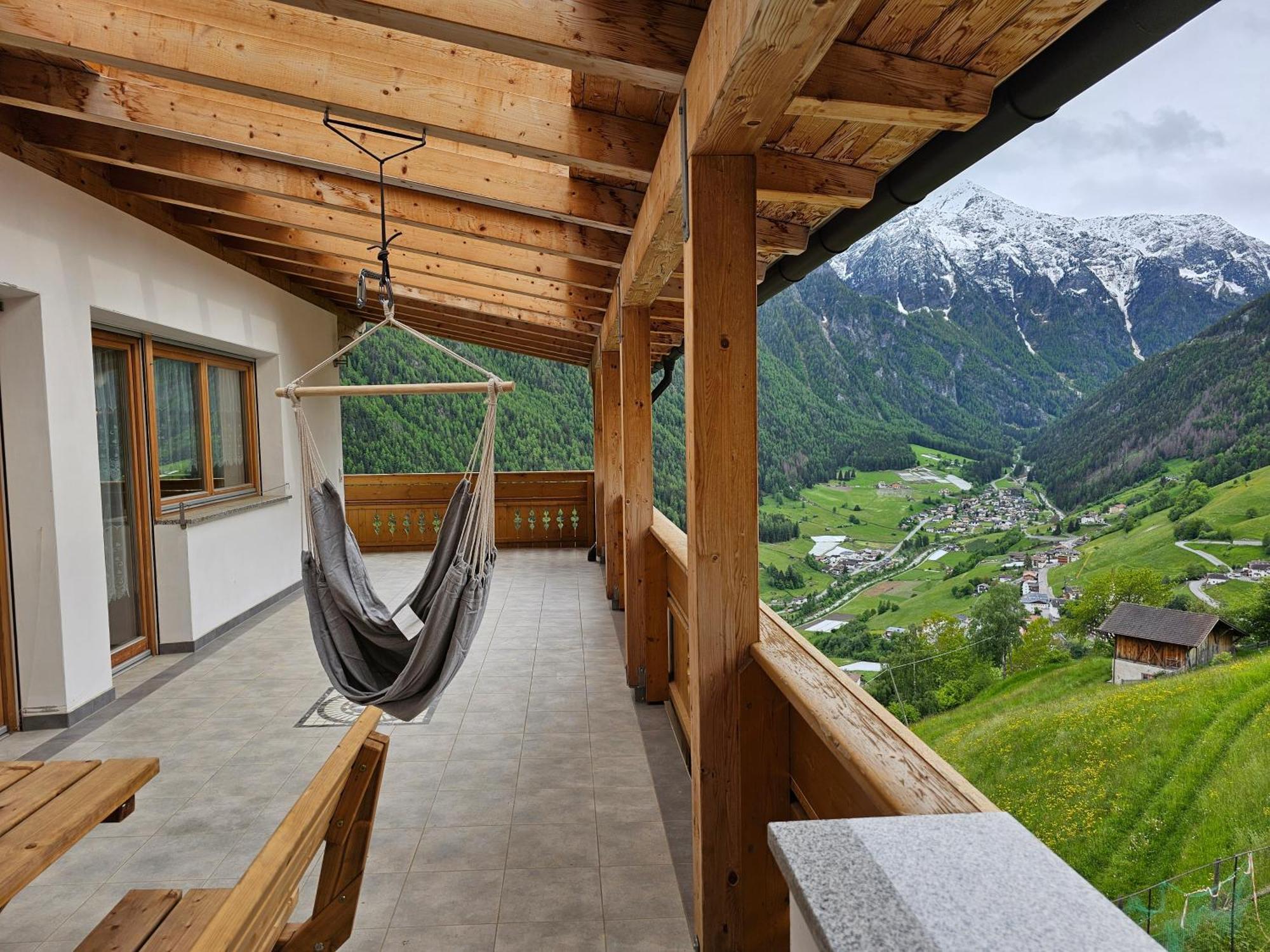 Alpenblick Lodge Tscholl Martello Exterior foto