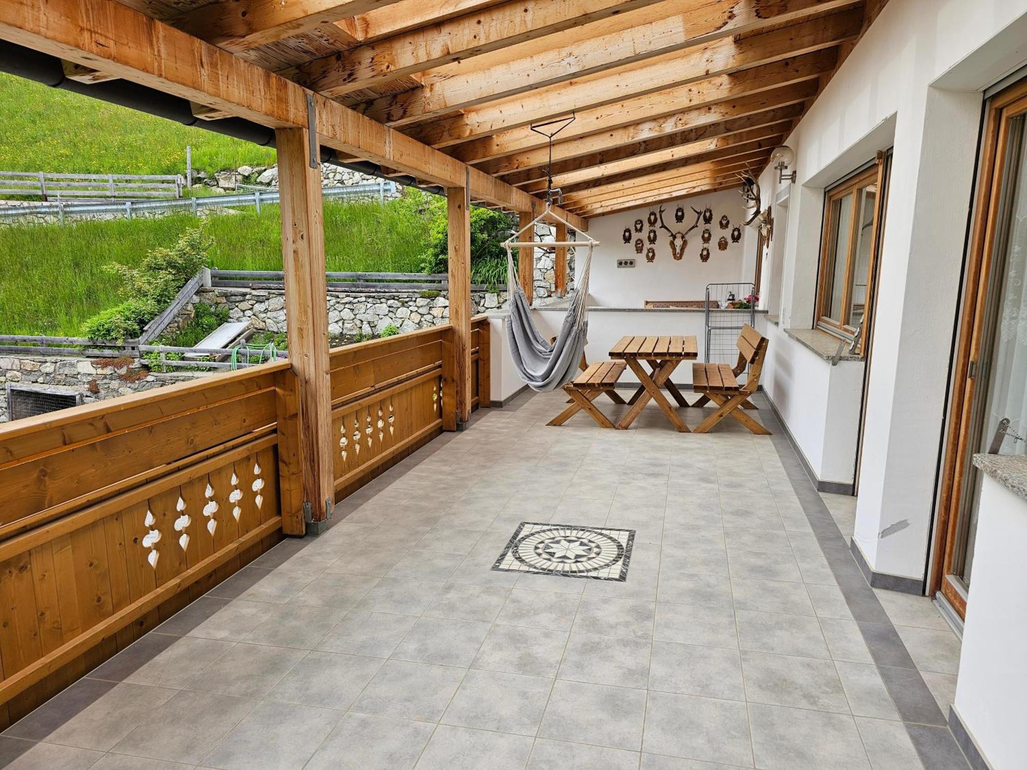 Alpenblick Lodge Tscholl Martello Exterior foto
